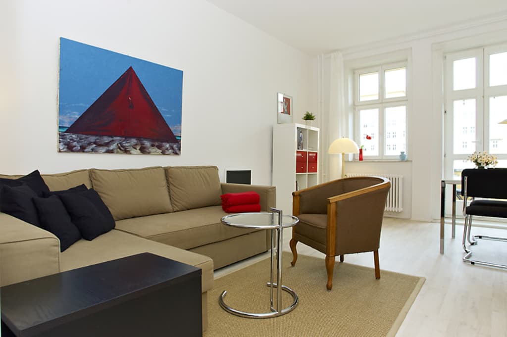 Wohnung zur Miete Wohnen auf Zeit 2.500 € 4 Zimmer 85 m²<br/>Wohnfläche 20.03.2025<br/>Verfügbarkeit Karl-Marx-Allee Friedrichshain Berlin 10243