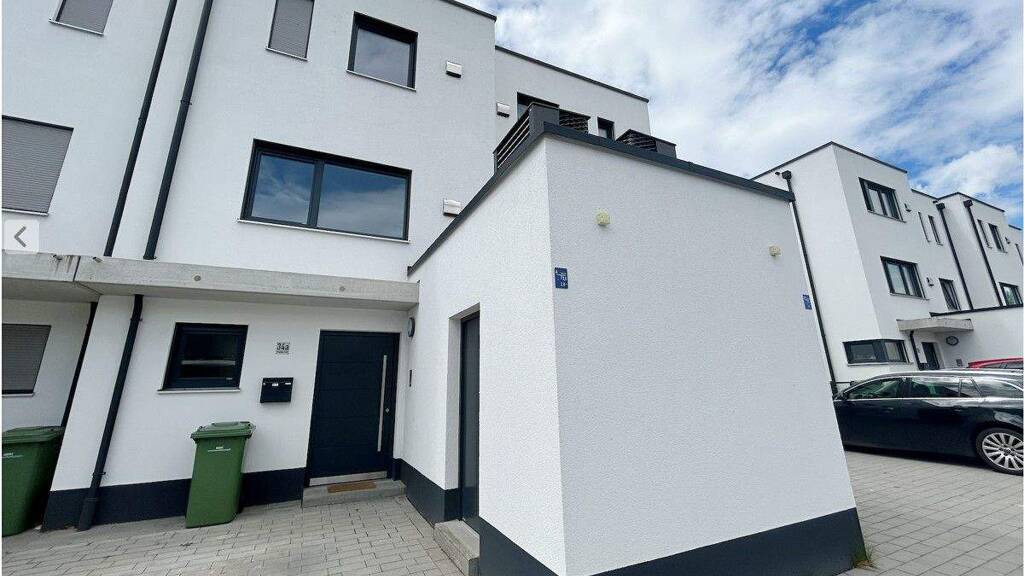 Reihenmittelhaus zur Miete 1.680 € 5 Zimmer 129 m² 180 m² Grundstück frei ab sofort Straubinger Straße 34a Essenbach 84051