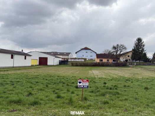Grundstück zum Kauf 698.000 € 2.600 m² Grundstück Dorfstraße Harmannsdorf 2112