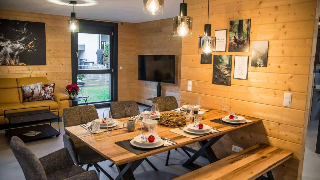 Hotel zum Kauf provisionsfrei 1.200.000 € 8 Zimmer 211,9 m² Gastrofläche 431 m² Grundstück Windschläg Offenburg 77652