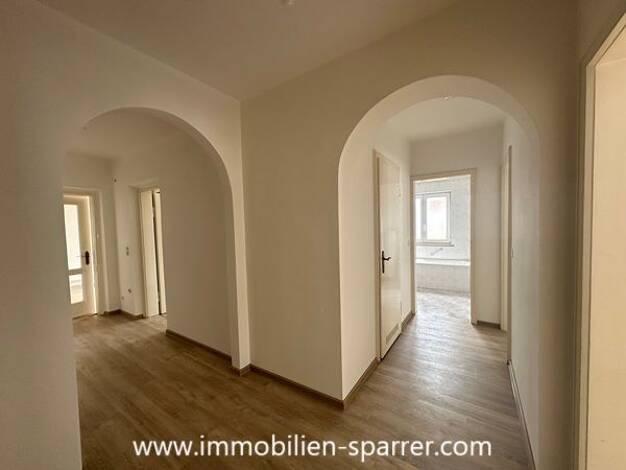 Wohnung zur Miete 620 € 3 Zimmer 82,4 m² 1. Geschoss frei ab sofort Lerchenfeld Weiden in der Oberpfalz 92637