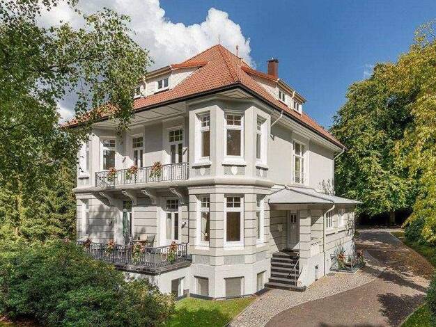Villa zum Kauf provisionsfrei 2.190.000 € 20 Zimmer 544 m² 2.594 m² Grundstück frei ab sofort Pfingstholzallee 1 Aumühle 21521