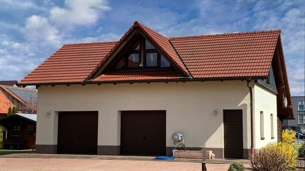 Immobilie in Breitungen/Werra - Großzügiges Wohnanwesen - vielseitig nutzbar für Familien oder kombinierte Wohn- und Arbeitswelt - Bild 2