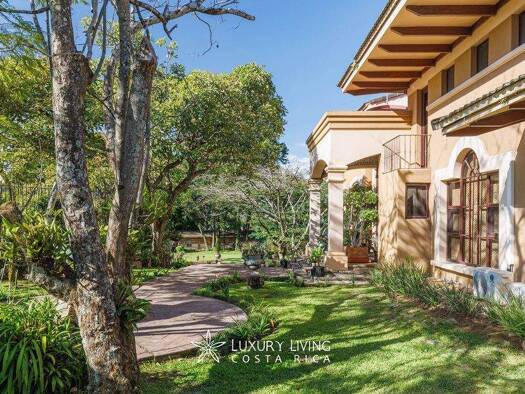 Einfamilienhaus zum Kauf 2.334.483 € 1.200 m² 7.750 m² Grundstück La Aurora Heredia