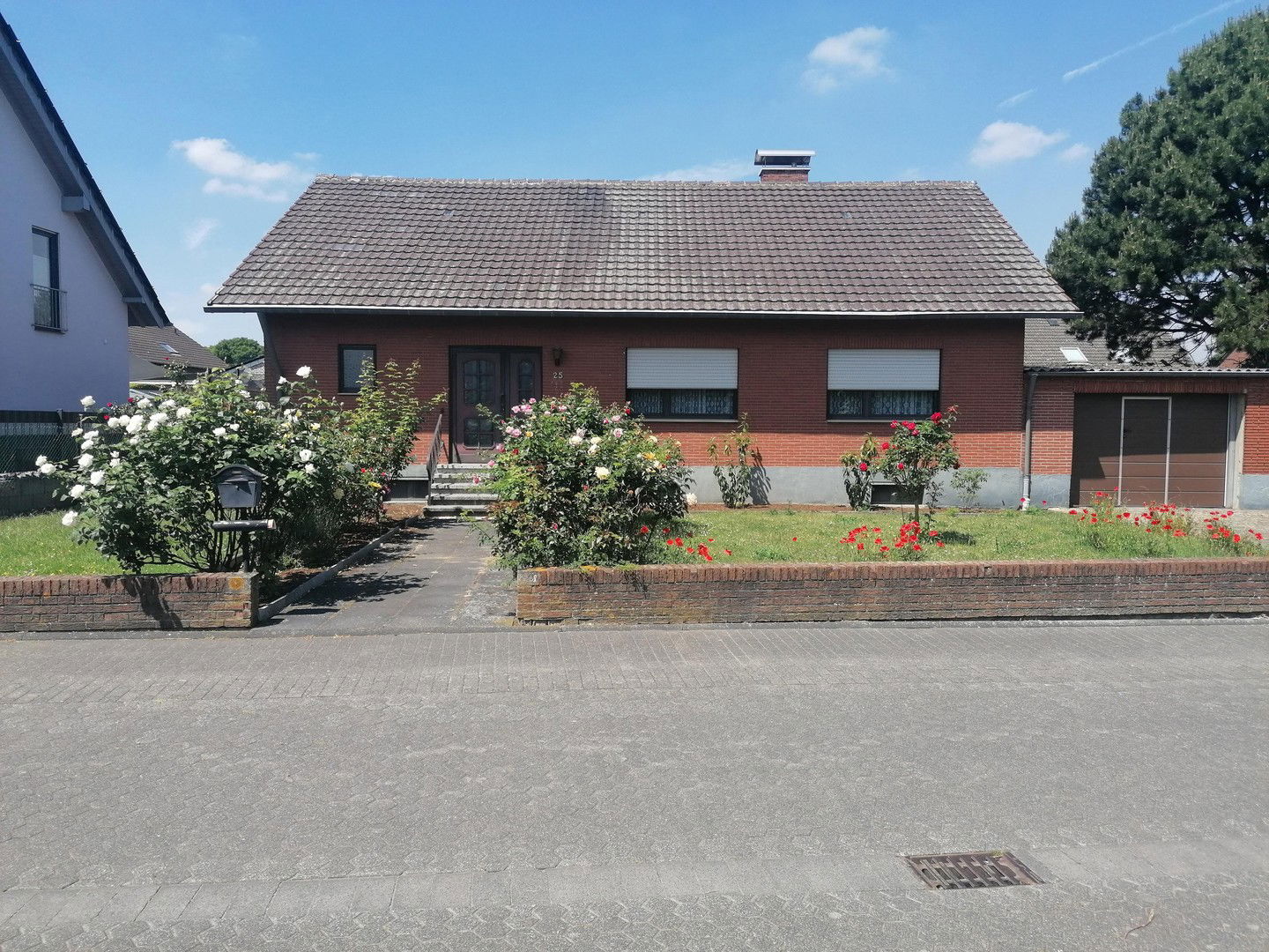 Bungalow zum Kauf provisionsfrei 339.000 € 4 Zimmer 105 m²<br/>Wohnfläche 733 m²<br/>Grundstück Abt-Horchem-Str 25 Erp Erftstadt 50374