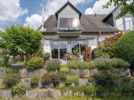 Reihenendhaus zum Kauf 479.000 € 5 Zimmer 135,1 m² 255,9 m² Grundstück Würges Bad Camberg-Würges 65520