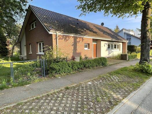 Einfamilienhaus zur Miete 1.600 € 6 Zimmer 160 m² 1.000 m² Grundstück Neustadt Neustadt in Holstein 23730