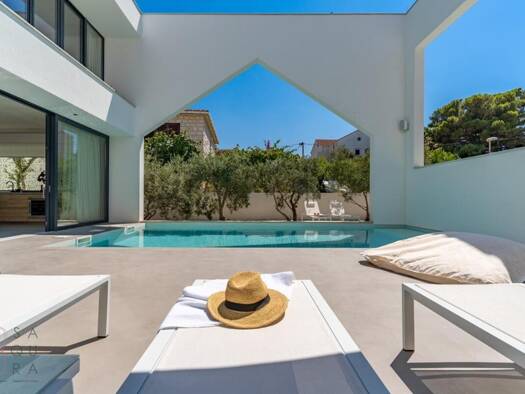 Villa zum Kauf 1.300.000 € 6 Zimmer 366 m² 481 m² Grundstück Bol 21420