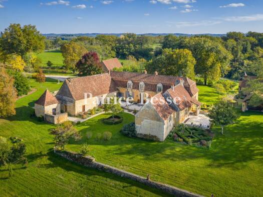 Herrenhaus zum Kauf 1.280.000 € 8 Zimmer 475 m² 17.234 m² Grundstück Puy-Saint Font Périgueux 24000