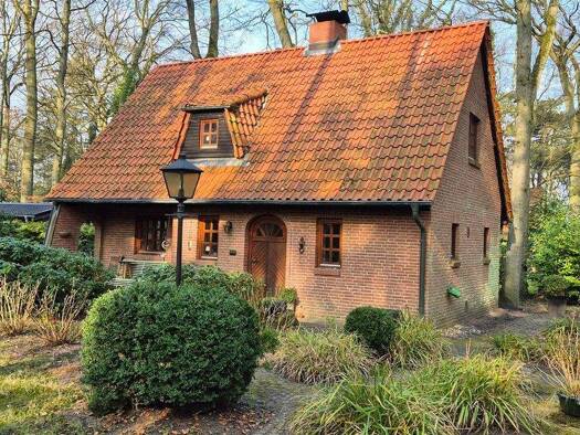 Haus zum Kauf 385.000 € 3 Zimmer 92 m² 693 m² Grundstück frei ab 22.12.2025 Mittelweg 103 Wisch b Kiel 24217