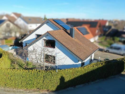 Einfamilienhaus zum Kauf 650.000 € 9 Zimmer 220 m² 615 m² Grundstück Hechingen 72379