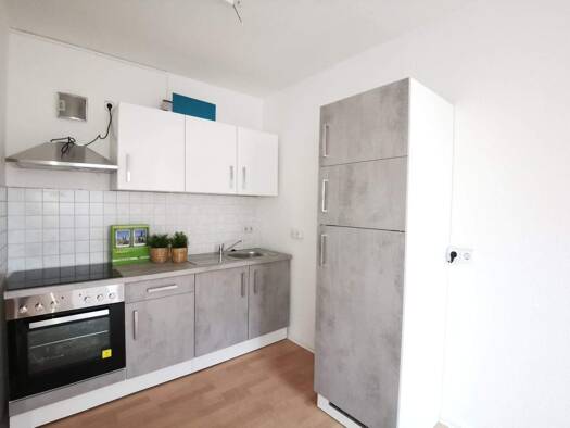 Wohnung zur Miete nur mit Wohnberechtigungsschein 372 € 4 Zimmer 64,2 m² 4. Geschoss frei ab 01.01.2026 Arnold-Zweig-Str. 13 Leipziger Str. Magdeburg 39120