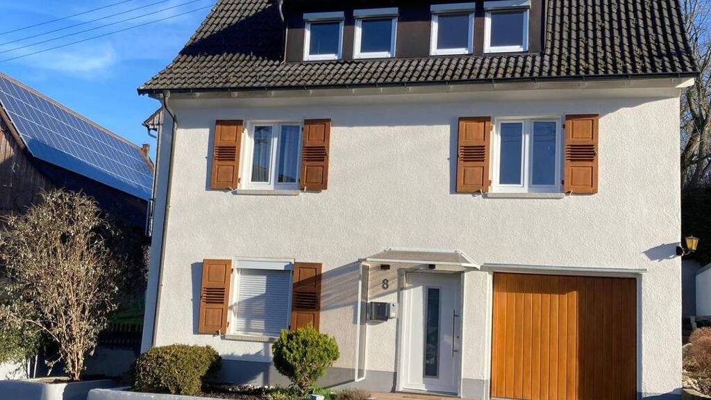 Einfamilienhaus zur Miete 1.100 € 6 Zimmer 130 m² 400 m² Grundstück frei ab 01.03.2026 Fürnsal Dornhan 72175