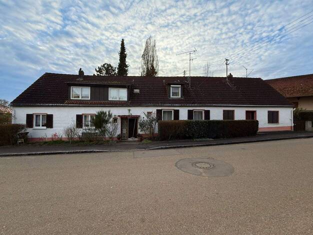 Mehrfamilienhaus zum Kauf 198.300 € 8 Zimmer 206 m² 457 m² Grundstück Schwenningen 89443