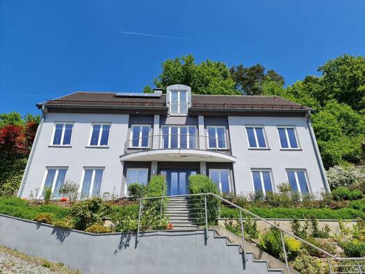 Villa zum Kauf 599.000 € 7 Zimmer 233 m² 980 m² Grundstück Heigenbrücken Heigenbrücken 63869