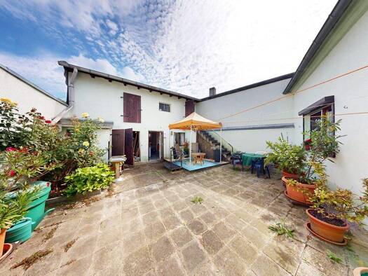 Doppelhaushälfte zum Kauf 129.000 € 5 Zimmer 150 m² 246 m² Grundstück Barby Barby (Elbe) 39249