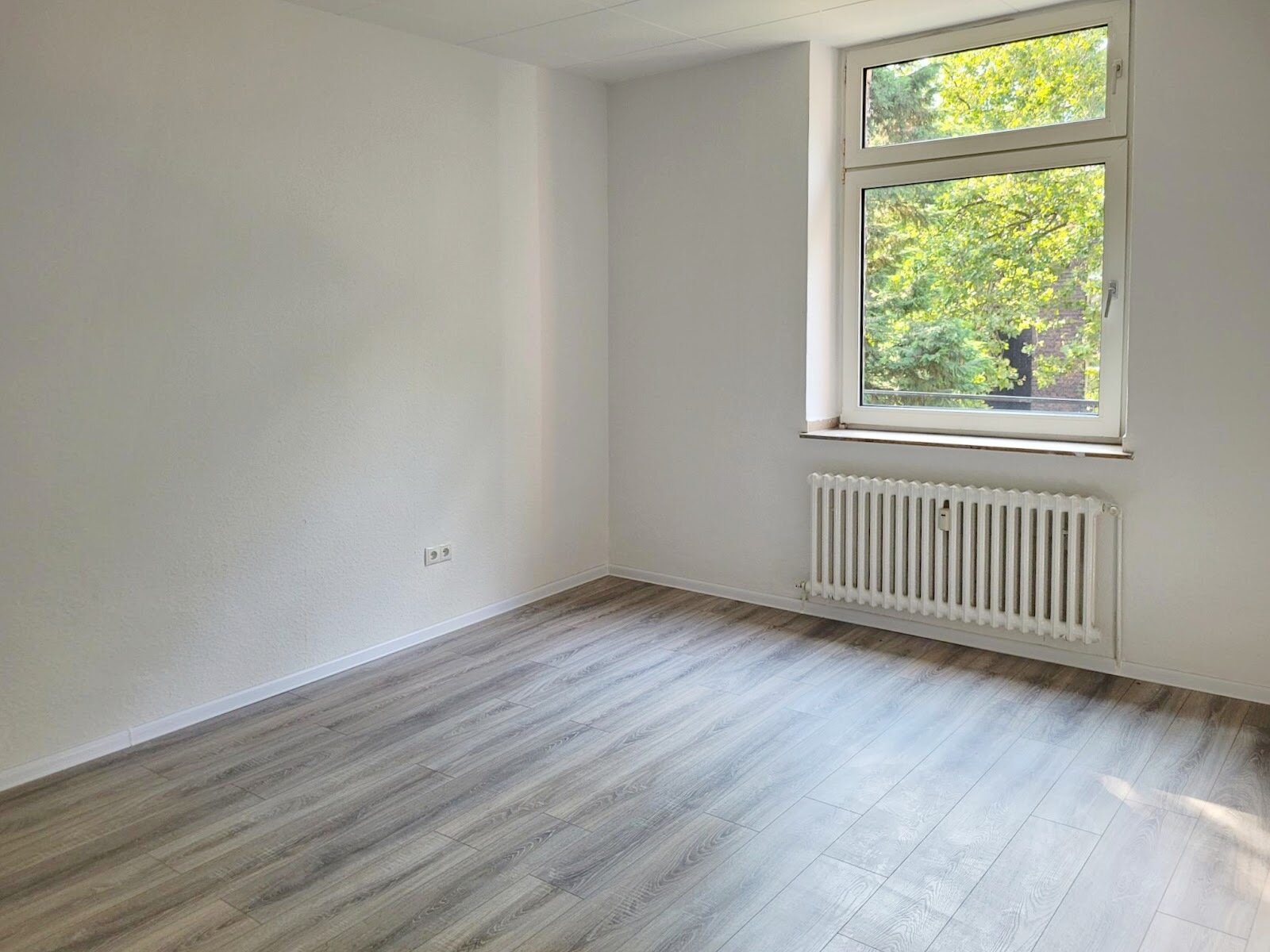 Wohnung zur Miete 379 € 2 Zimmer 63,2 m²<br/>Wohnfläche 3.<br/>Geschoss Bessemerstraße 12 Laar Duisburg 47119