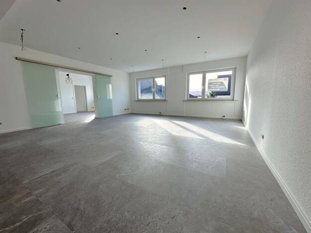Praxis zur Miete 893 € 3 Zimmer 1 m² Bürofläche Neheim-Hüsten Arnsberg 59755