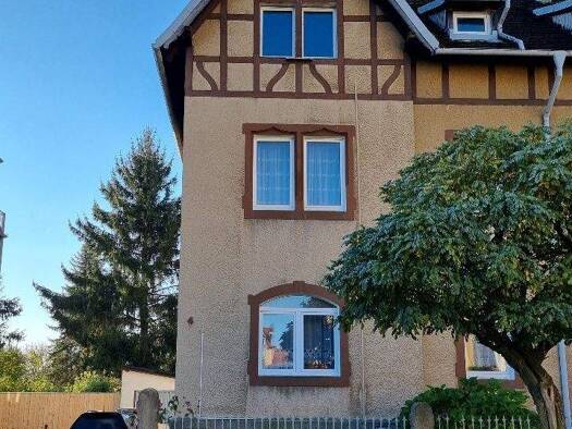 Doppelhaushälfte zum Kauf 78.000 € 6 Zimmer 167 m² 420 m² Grundstück frei ab sofort Fichtestraße 4 Bischofswerda 01877