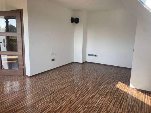 Wohnung zur Miete 750 € 3,5 Zimmer 85 m² Geschoss 1/2 frei ab 01.09.2026 Burk Burk 91596
