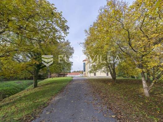 Haus zum Kauf 6 Zimmer 416 m² Donja Zelina Sveti Ivan Zelina