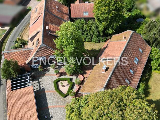 Haus zum Kauf 1.290.000 € 19 Zimmer 700 m² 2.000 m² Grundstück Harvesse Wendeburg 38176