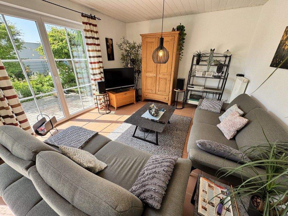 Immobilie in Ellingen - Einfamilienhaus mit Garage und Garten - Bild 1