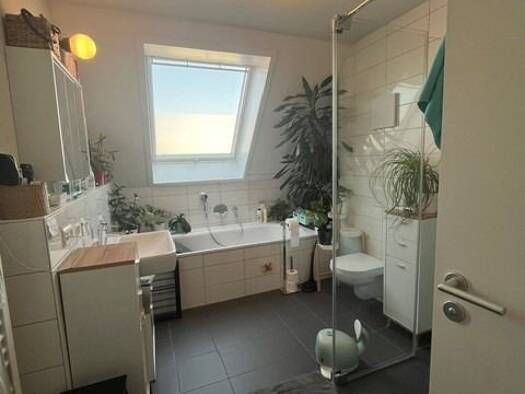 Wohnung zur Miete 970 € 3 Zimmer 76,7 m² 2. Geschoss frei ab 01.11.2026 Im Dorf Bempflingen Bempflingen 72658