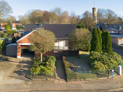 Bungalow zum Kauf 265.000 € 5 Zimmer 113 m² 728 m² Grundstück frei ab sofort Kellinghusen 25548