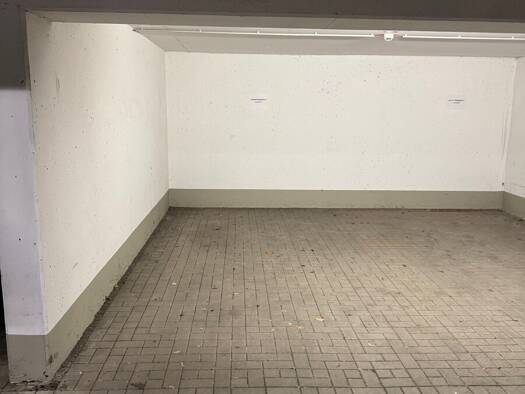 Tiefgaragenstellplatz zur Miete 100 € Innenstadt Regensburg 93047