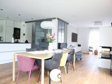 Doppelhaushälfte zur Miete 3.900 € 6 Zimmer 250 m² 307 m² Grundstück frei ab sofort Stuttgart 70499