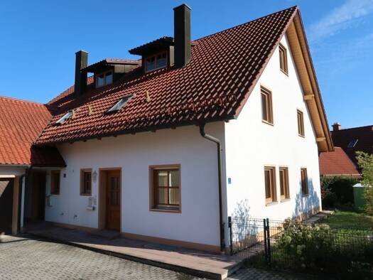 Doppelhaushälfte zum Kauf 460.000 € 4,5 Zimmer 120 m² 261 m² Grundstück Vilsheim Vilsheim 84186