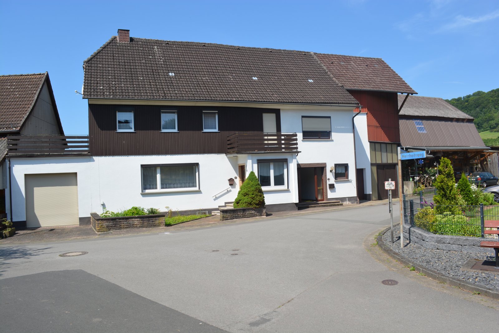 Mehrfamilienhaus zum Kauf provisionsfrei 139.000 € 10 Zimmer 360 m²<br/>Wohnfläche 650 m²<br/>Grundstück Einbecker Weg 11 Hilwartshausen Dassel 37586