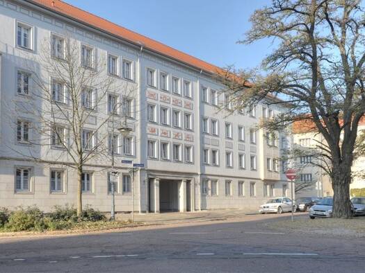 Wohnung zur Miete 686 € 3 Zimmer 80,8 m² 4. Geschoss Dorotheenstraße 18 Innenstadt Mitte 06108