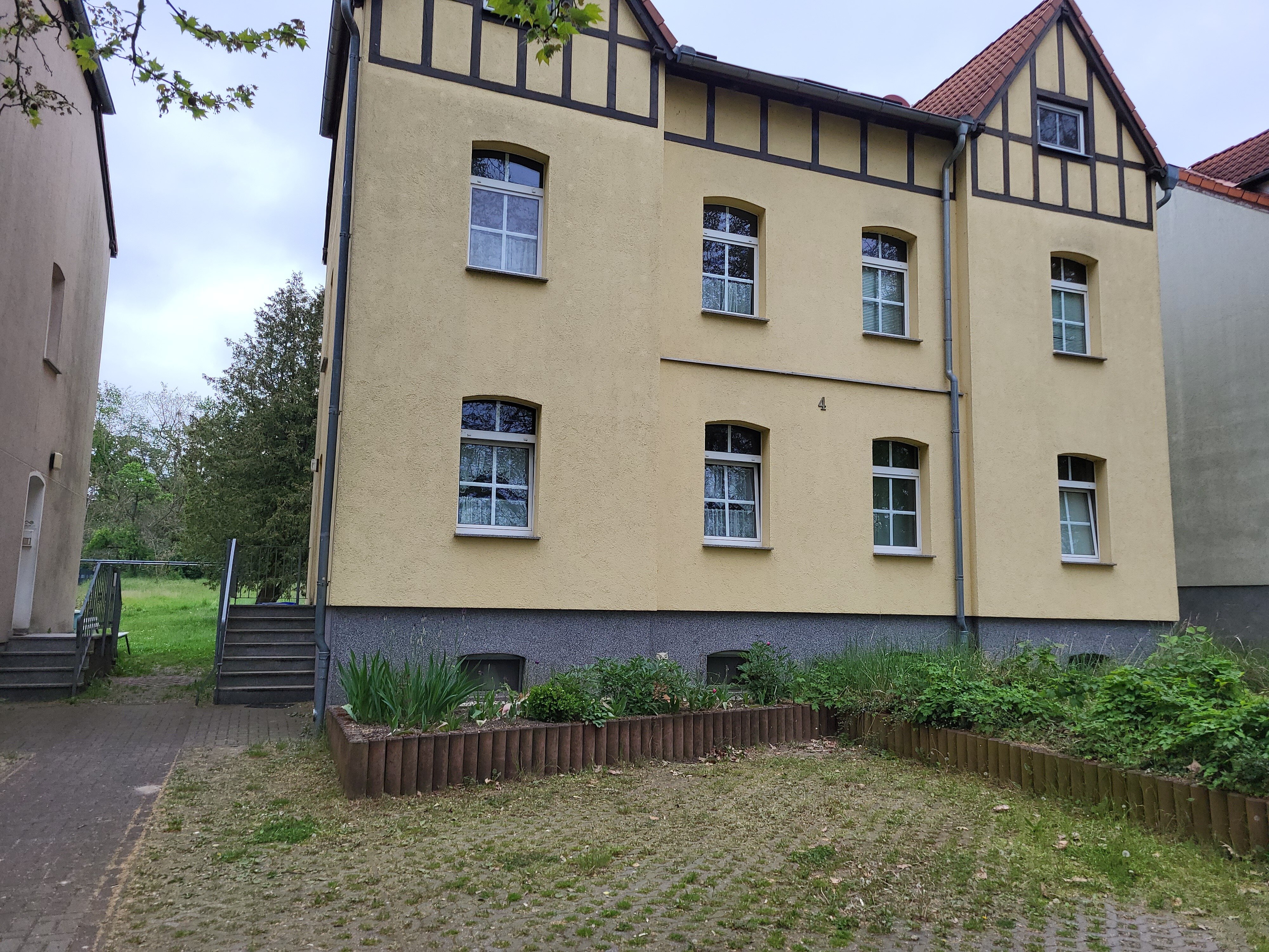 Wohnung zur Miete 340 € 3 Zimmer 79 m²<br/>Wohnfläche 2.<br/>Geschoss ab sofort<br/>Verfügbarkeit Brambacher Weg 4 Rodleben Dessau-Roßlau 06861