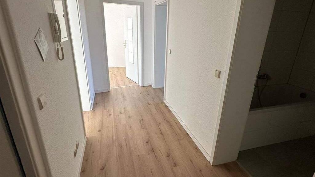 Wohnung zur Miete 317 € 3 Zimmer 57,6 m² EG frei ab sofort Sandstraße 104 Borna-Heinersdorf Chemnitz 09114