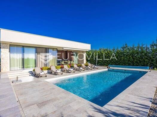 Haus zum Kauf 2.200.000 € 3 Zimmer 341 m² Brtonigla Brtonigla