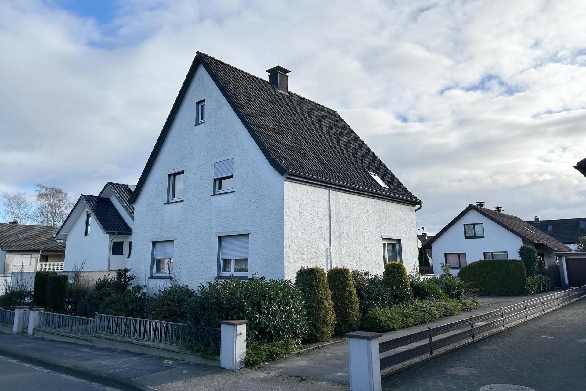 Einfamilienhaus zum Kauf 225.000 € 5 Zimmer 100 m²<br/>Wohnfläche 523 m²<br/>Grundstück Heidenoldendorf Detmold 32758