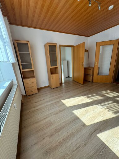 Wohnung zur Miete 220 € 1 Zimmer 36 m² EG frei ab sofort Lengenfelder Str. 18 Rodewisch Rodewisch 08228