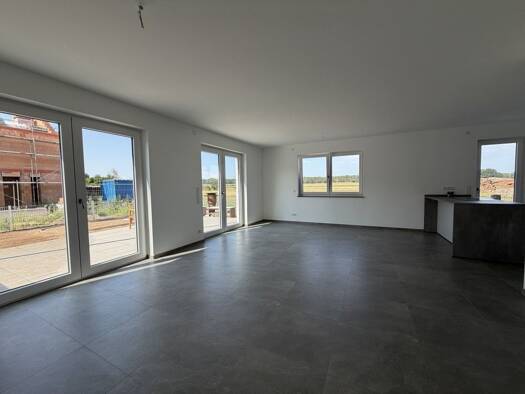 Doppelhaushälfte zur Miete 1.990 € 6,5 Zimmer 182 m² 374 m² Grundstück Kairlindach Weisendorf 91085