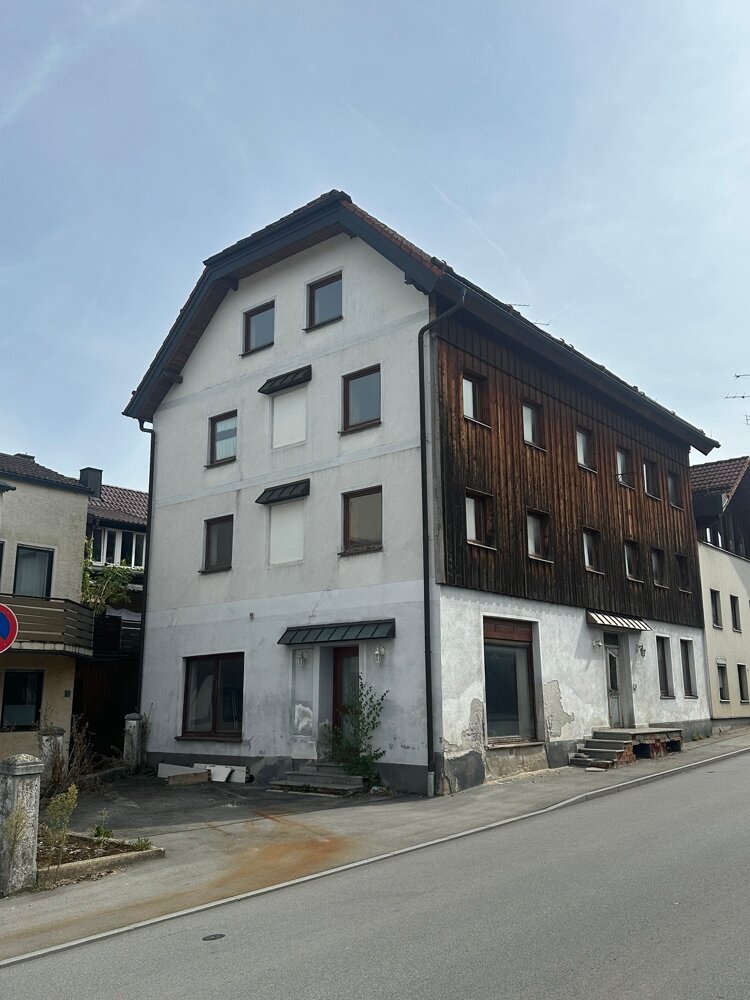 Mehrfamilienhaus zum Kauf 235.000 € 11 Zimmer 340 m²<br/>Wohnfläche 220 m²<br/>Grundstück Aidenbach Aidenbach 94501