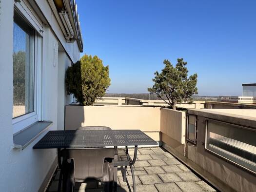 Wohnung zur Miete 1.360 € 2 Zimmer 80 m² frei ab 01.10.2025 Neugermering Germering 82110