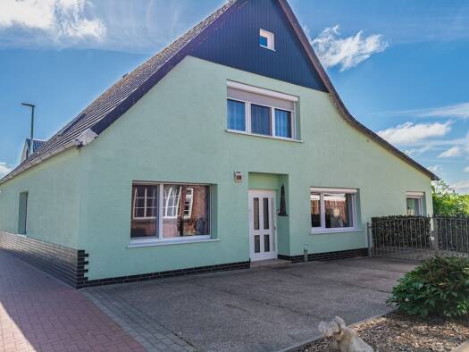 Einfamilienhaus zum Kauf als Kapitalanlage geeignet 325.000 € 6 Zimmer 159 m² 11.054 m² Grundstück Burhave Butjadingen 26969