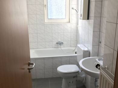 Wohnung zur Miete 305 € 2,5 Zimmer 43 m² 1. Geschoss Emsstr. 8 Oberhausen 46117