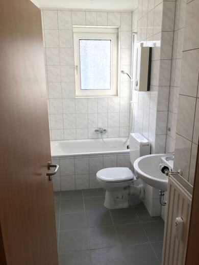 Wohnung zur Miete 305 € 2,5 Zimmer 43 m² 1. Geschoss Emsstr. 8 Oberhausen 46117