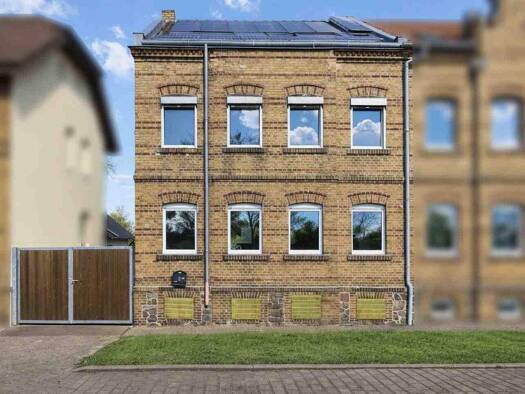 Reihenmittelhaus zum Kauf 64.900 € 5 Zimmer 165 m² 700 m² Grundstück Raguhn 06779