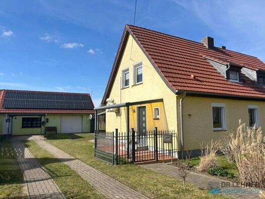 Doppelhaushälfte zum Kauf 189.000 € 3 Zimmer 74 m² 1.047 m² Grundstück Zernikow Plattenburg / Zernikow 19339