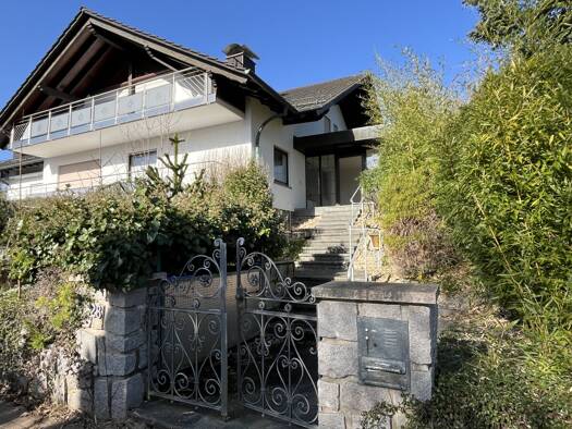 Haus zum Kauf 885.000 € 7 Zimmer 319 m² 883 m² Grundstück Ebersteinburg Baden-Baden / Ebersteinburg 76530