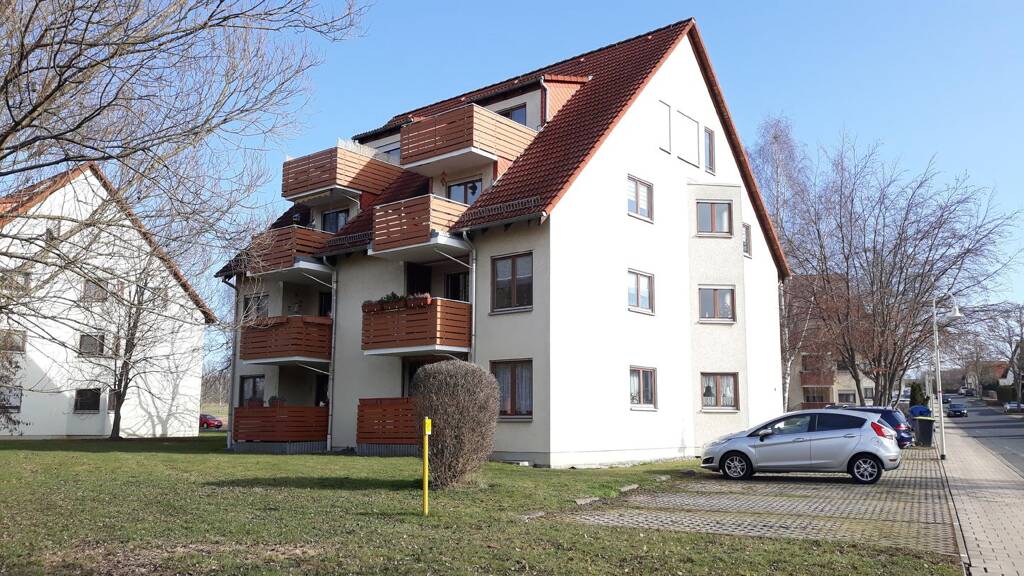 Wohnung zum Kauf 74.333 € 3 Zimmer 78,9 m² 1. Geschoss Louis-Lejeuné-Straße 1 Niederlungwitz Glauchau 08371