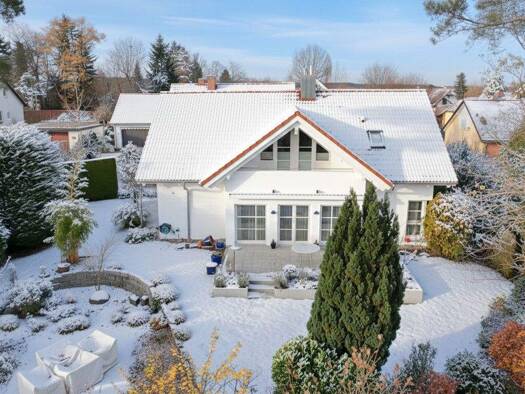 Einfamilienhaus zum Kauf 1.260.000 € 7 Zimmer 217 m² 1.200 m² Grundstück Röttenbach 91341